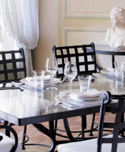1100 1402b Palisades Traditional Round Dining Table