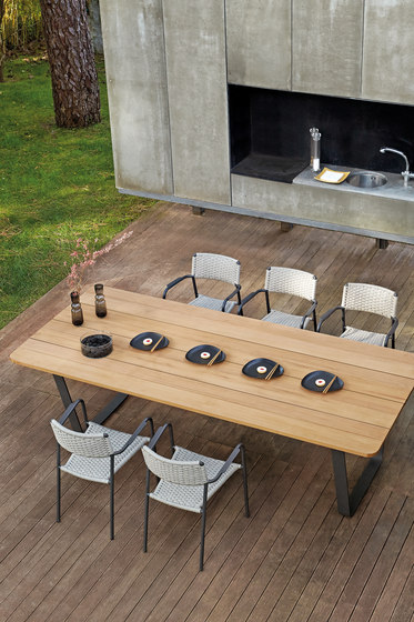 1100 2501d Manutti Air Dining Table