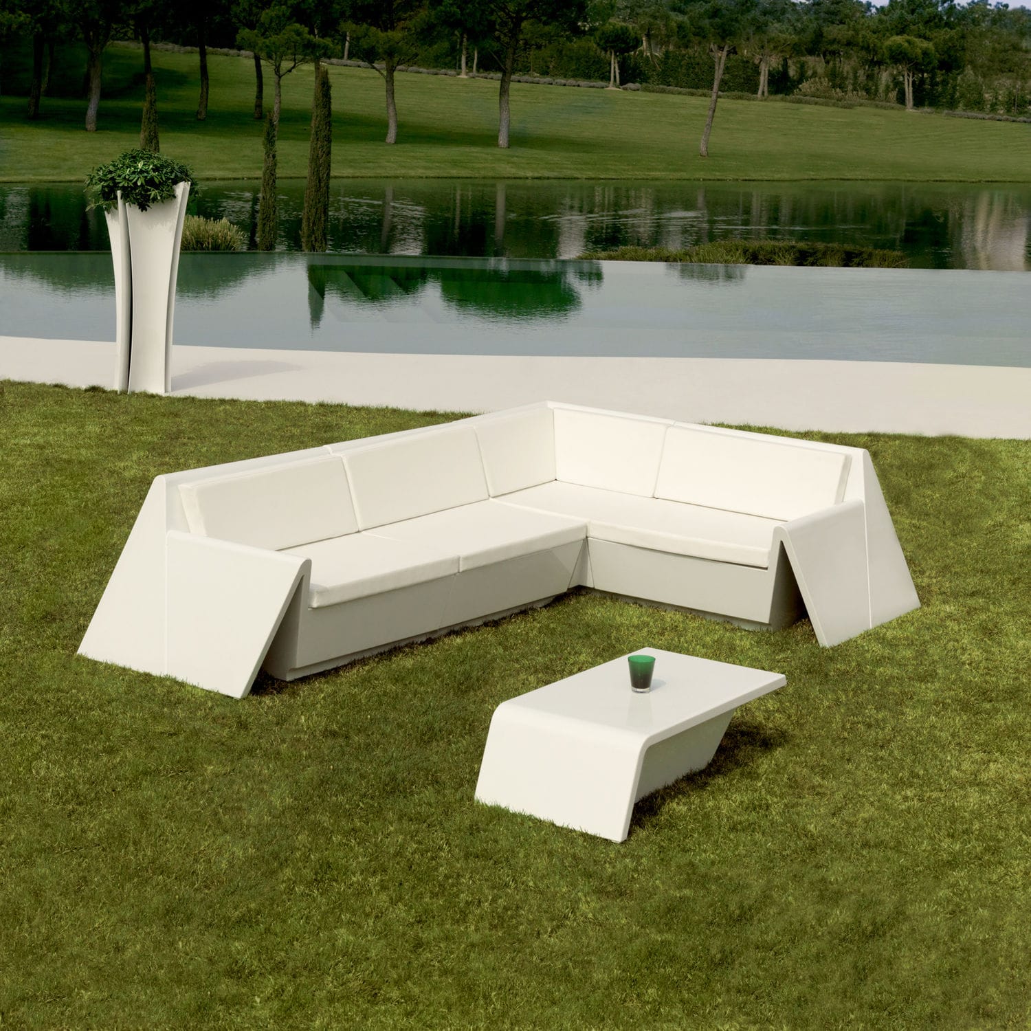 1300 4001c Vondom Rest Side Table