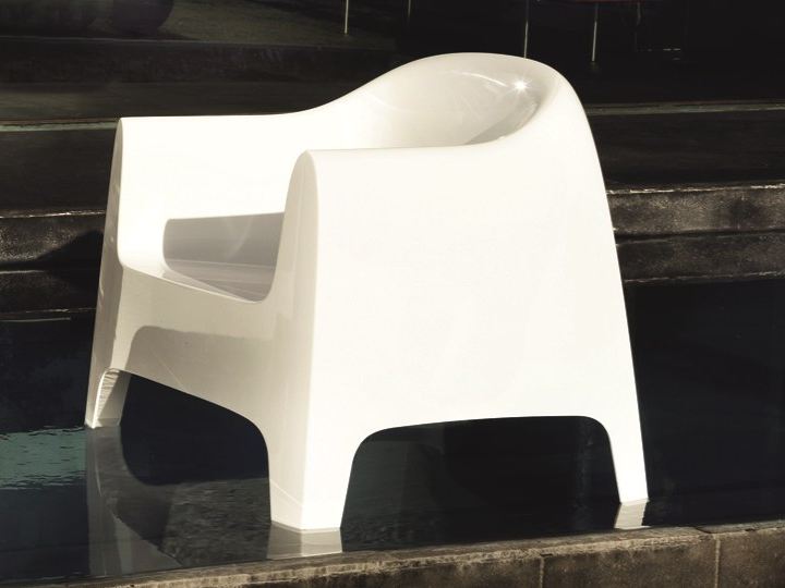 3100 2200a Vondom Solid Lacquered Modern Plastic Club Chair East Hampton NY.