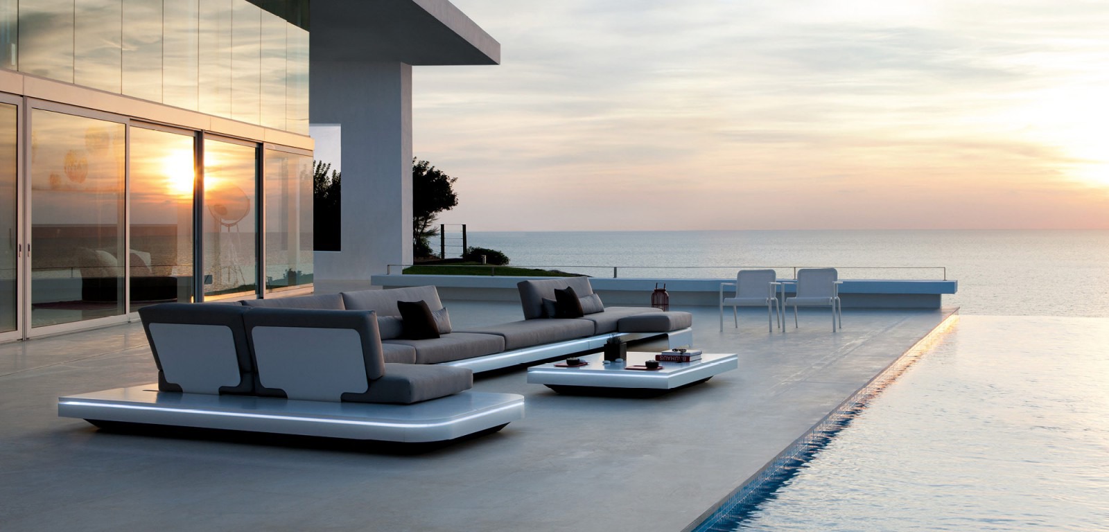 3400 2500b Manutti Elements Outdoor Ilumiating Sofa