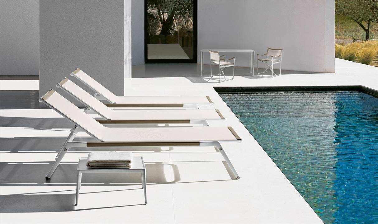 3500 2603a B B Italia Mirto Chaise Lounger