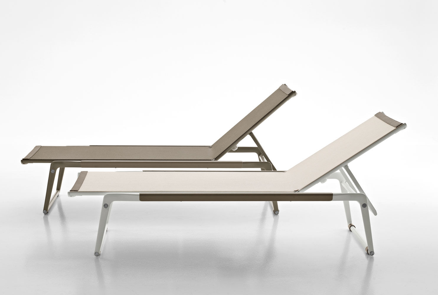 Modern Aluminum Batyline Chaise Lounger