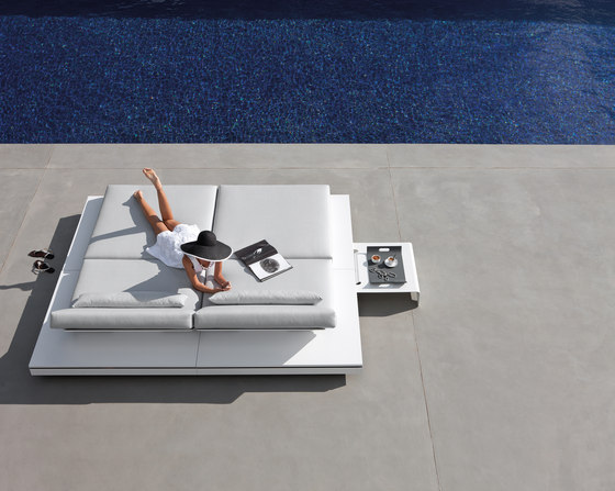 3600 2500c Manutti Elements Daybed