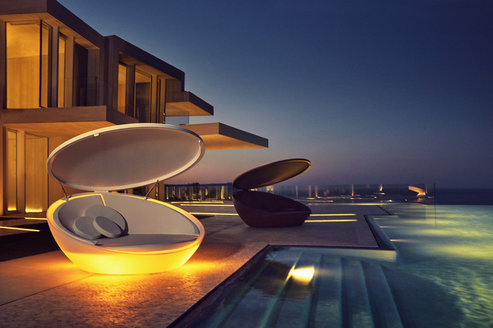 3600 4001a Vondom Ulm Illuminating Daybed