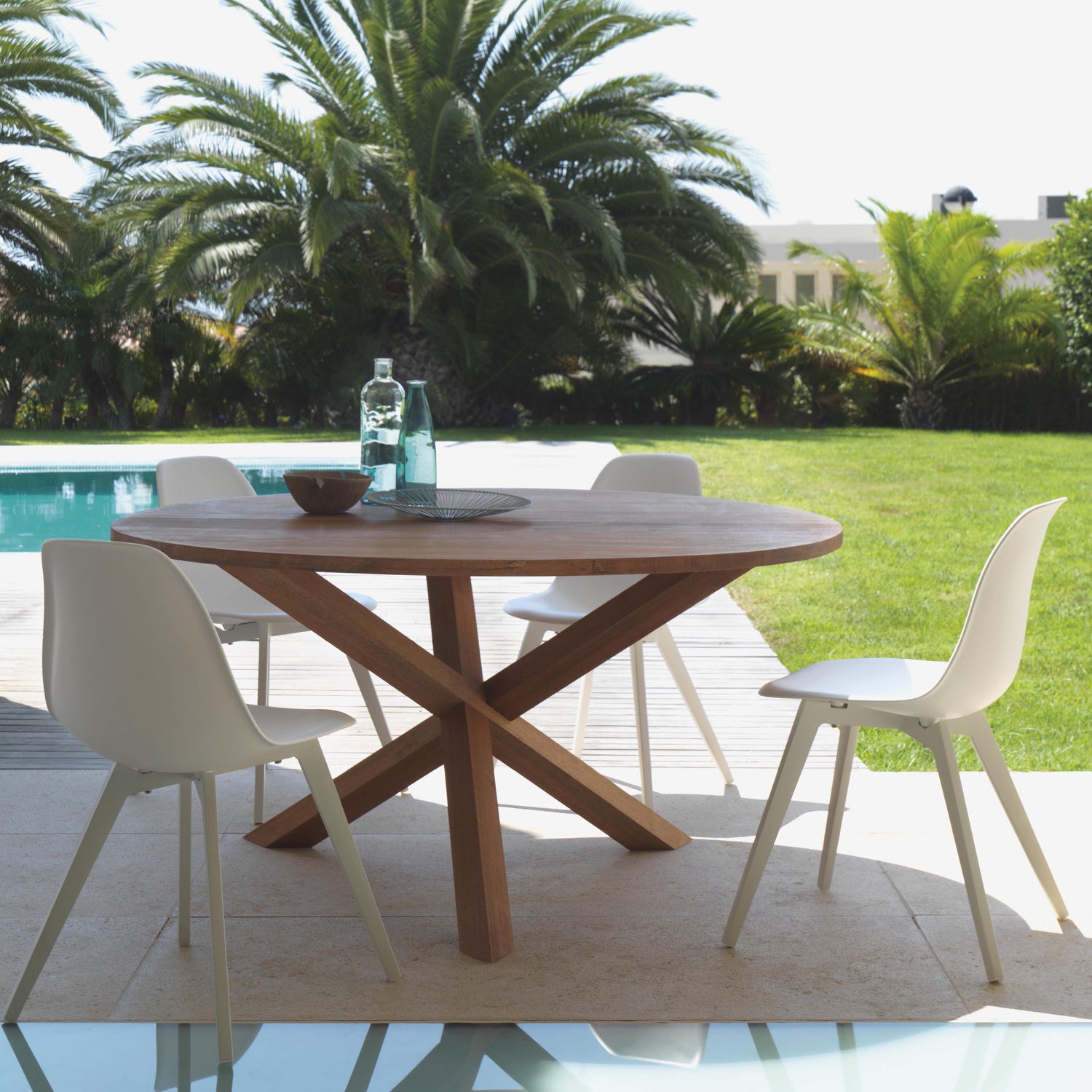 Round Teak Dining Table