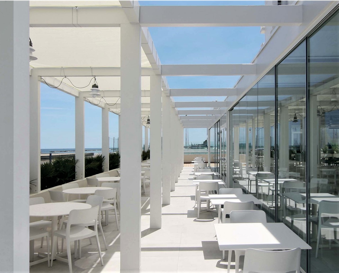 blaze automatic remote retractable custom pergola roof doors screen light residential commercial hospitality hotel restaurant